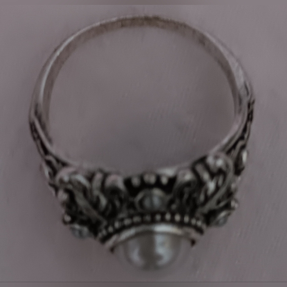 Vintage-Inspired Gold and Silver Pearl Costume Ring - Picture 2 of 2